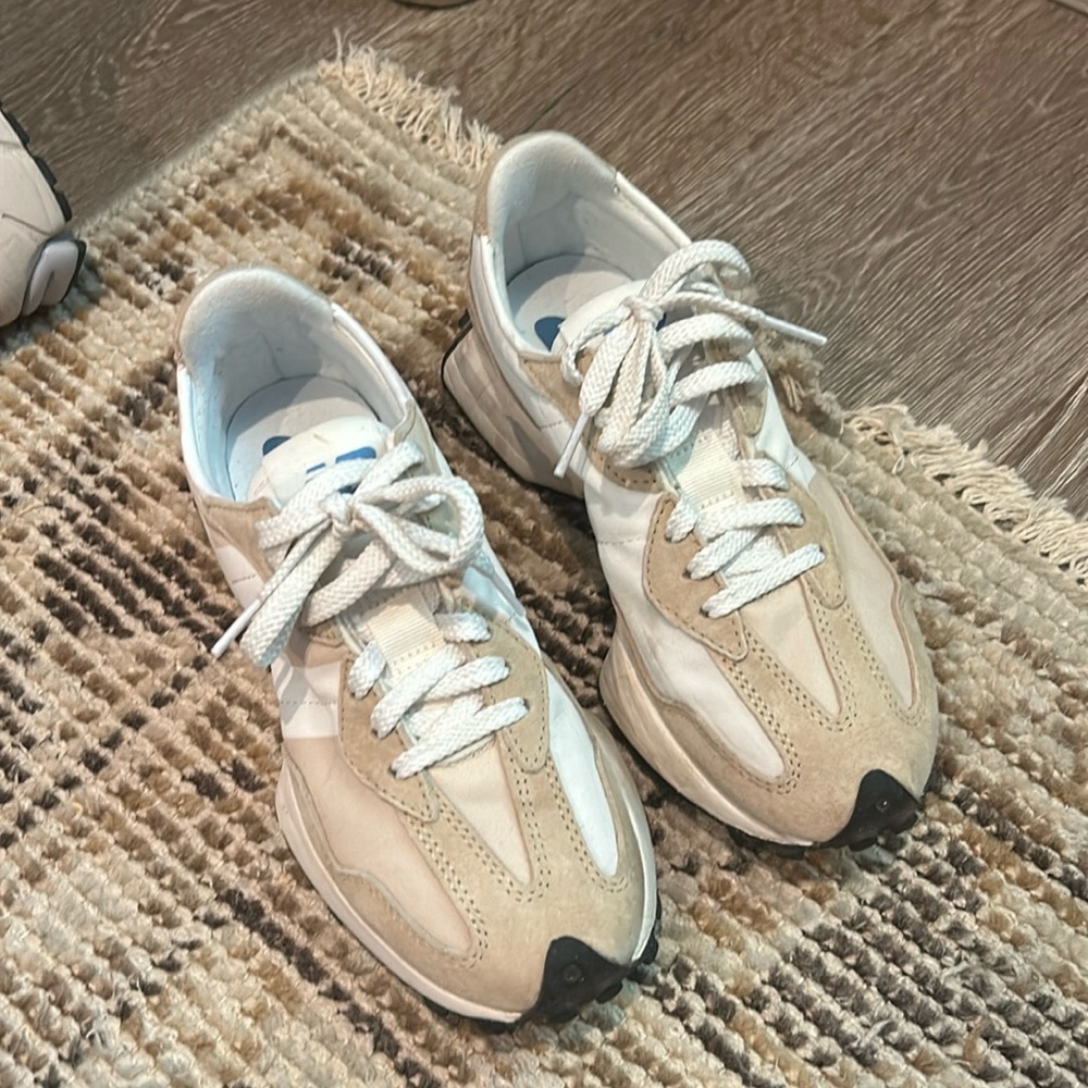 New Balance 327 neutral white cream size 7
